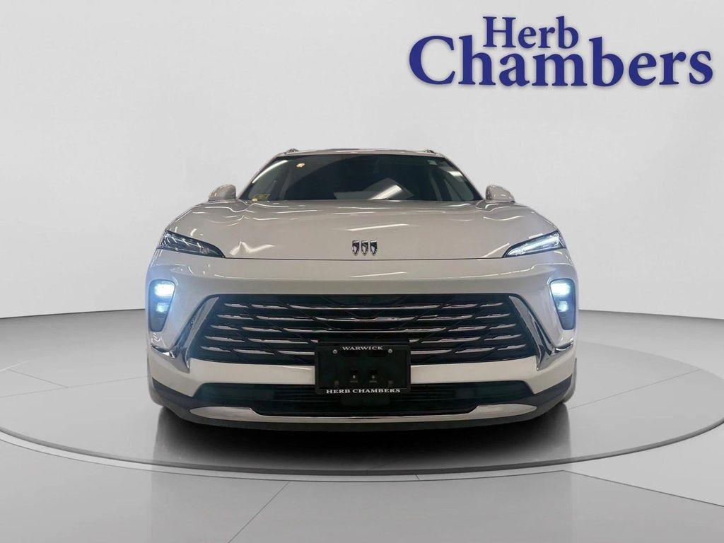 used 2024 Buick Envision car, priced at $25,998