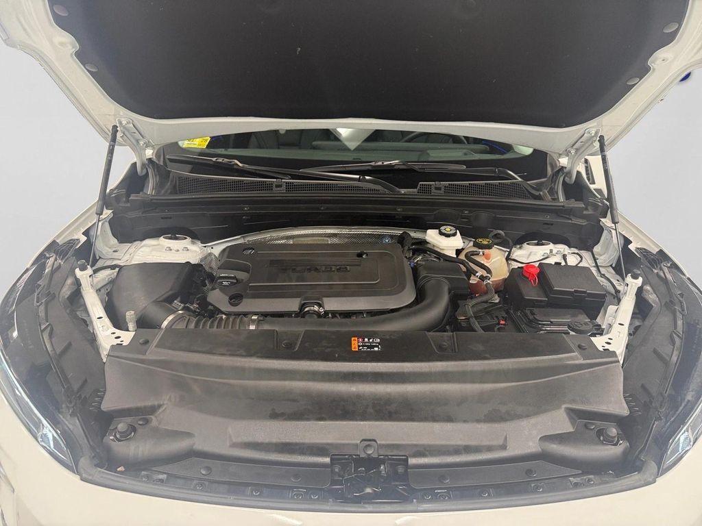 used 2024 Buick Envision car, priced at $25,998