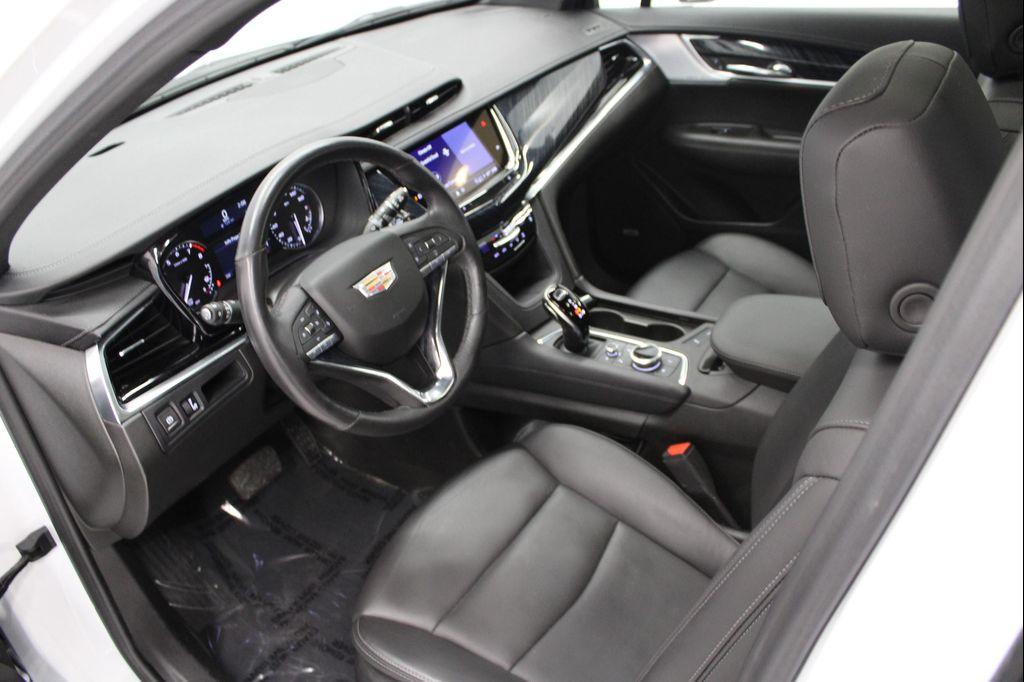 used 2024 Cadillac XT6 car, priced at $42,998
