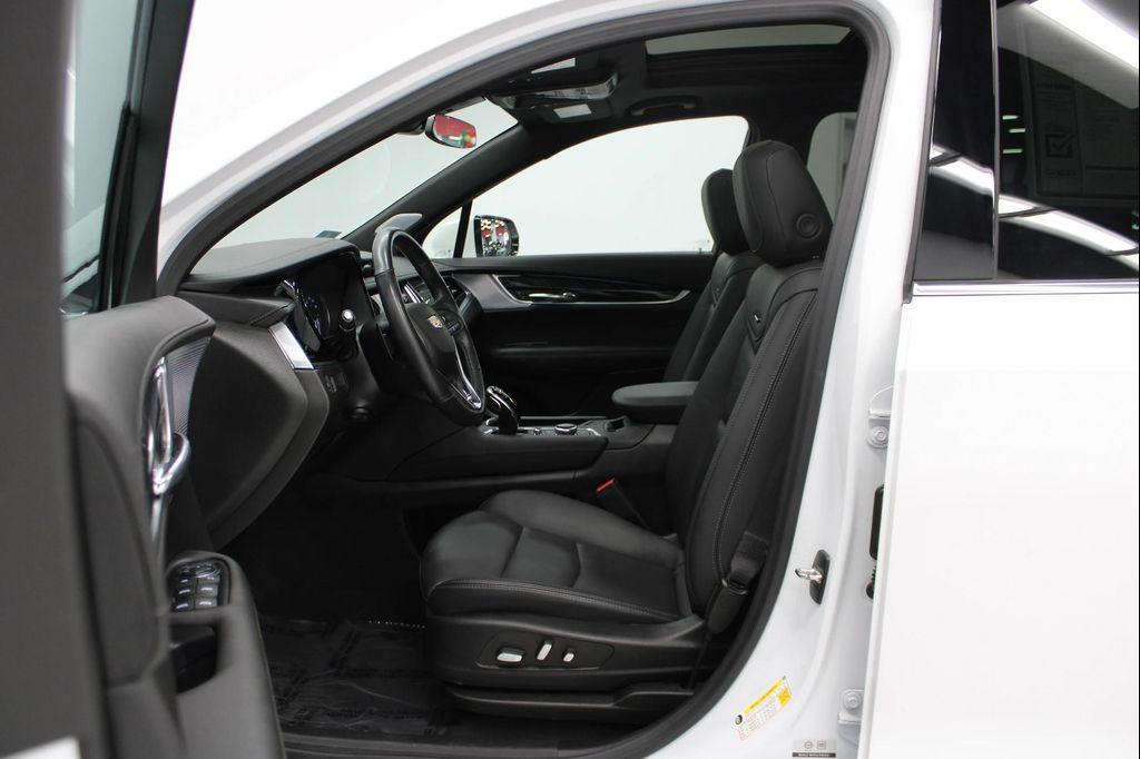 used 2024 Cadillac XT6 car, priced at $42,998