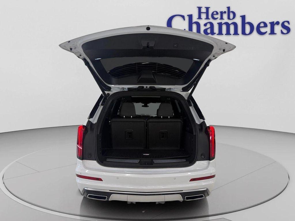 used 2024 Cadillac XT6 car, priced at $42,998
