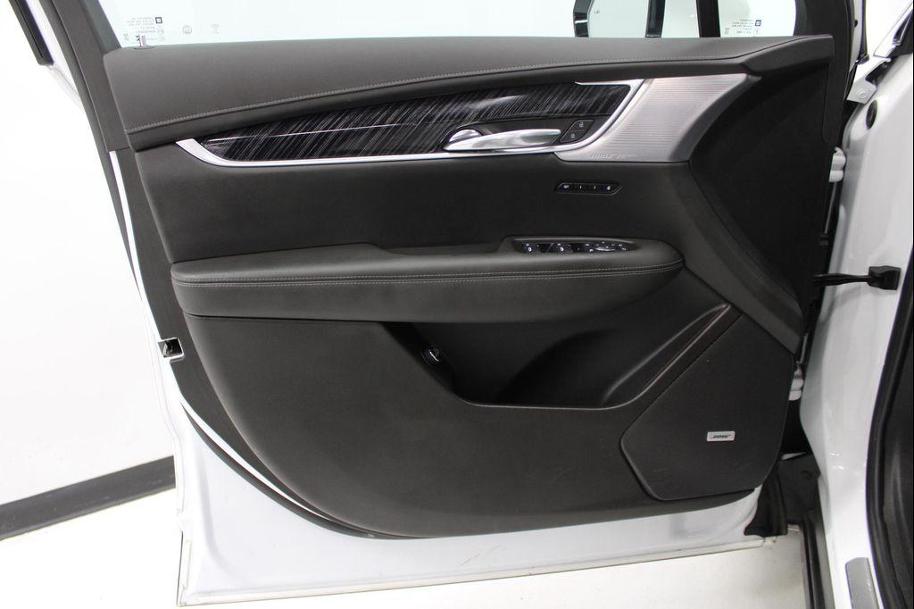 used 2024 Cadillac XT6 car, priced at $42,998