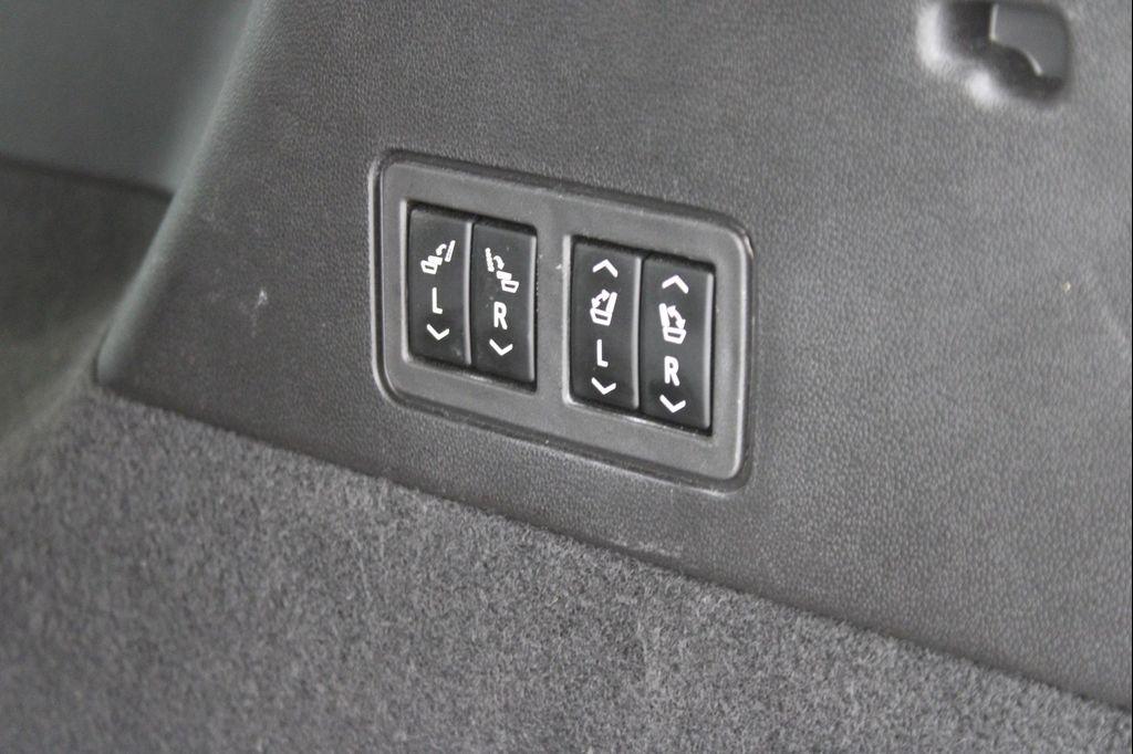 used 2024 Cadillac XT6 car, priced at $42,998