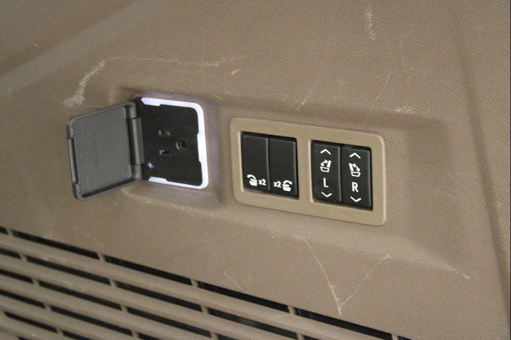 used 2022 GMC Yukon car, priced at $57,498