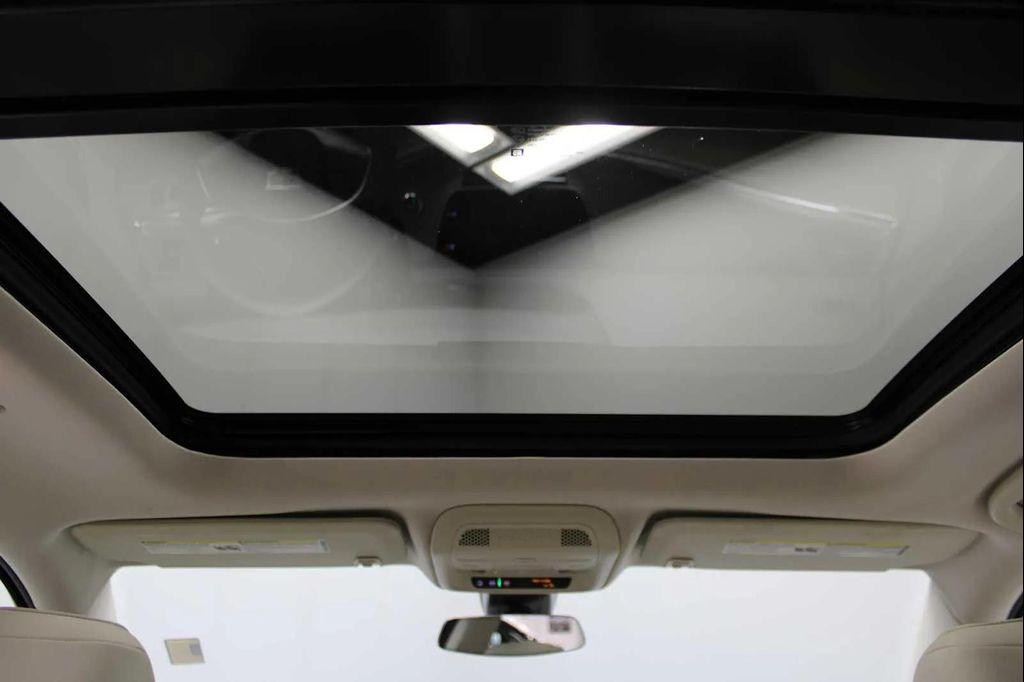 used 2022 Cadillac XT5 car, priced at $30,898