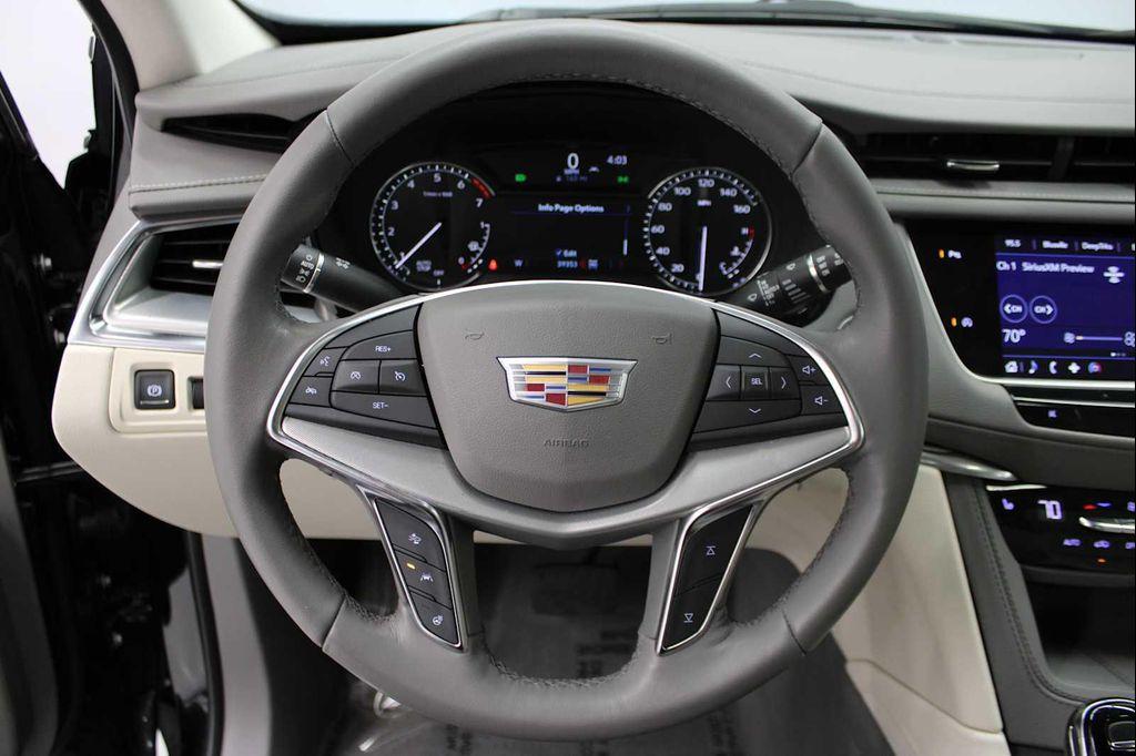 used 2022 Cadillac XT5 car, priced at $30,898