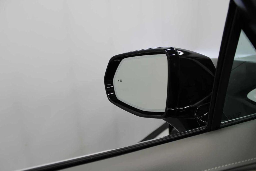 used 2022 Cadillac XT5 car, priced at $30,898