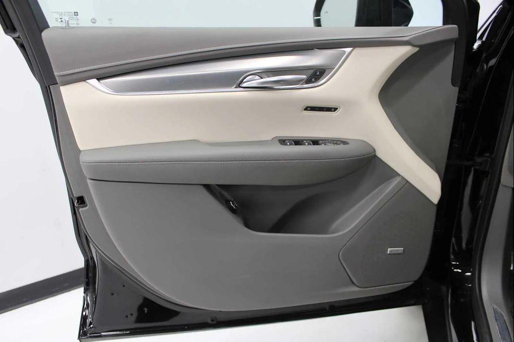 used 2022 Cadillac XT5 car, priced at $30,898