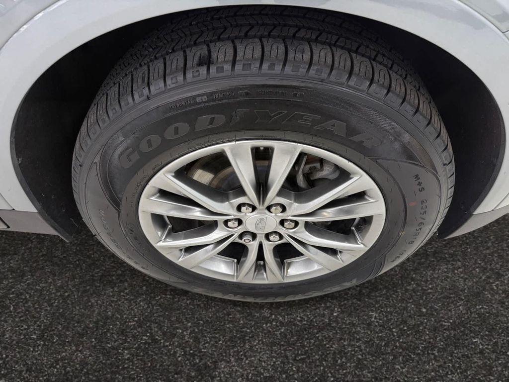 used 2023 Cadillac XT5 car, priced at $29,898