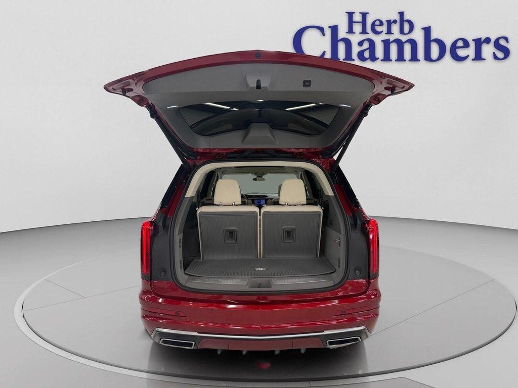 used 2024 Cadillac XT6 car, priced at $43,698