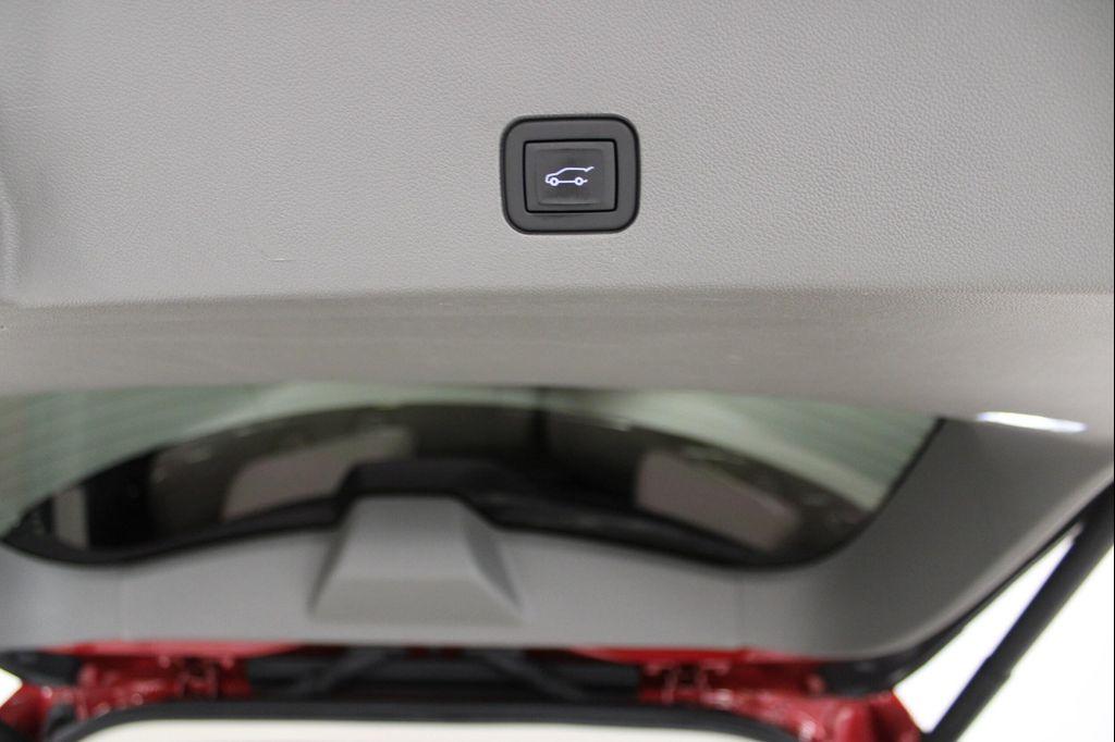 used 2024 Cadillac XT6 car, priced at $43,698