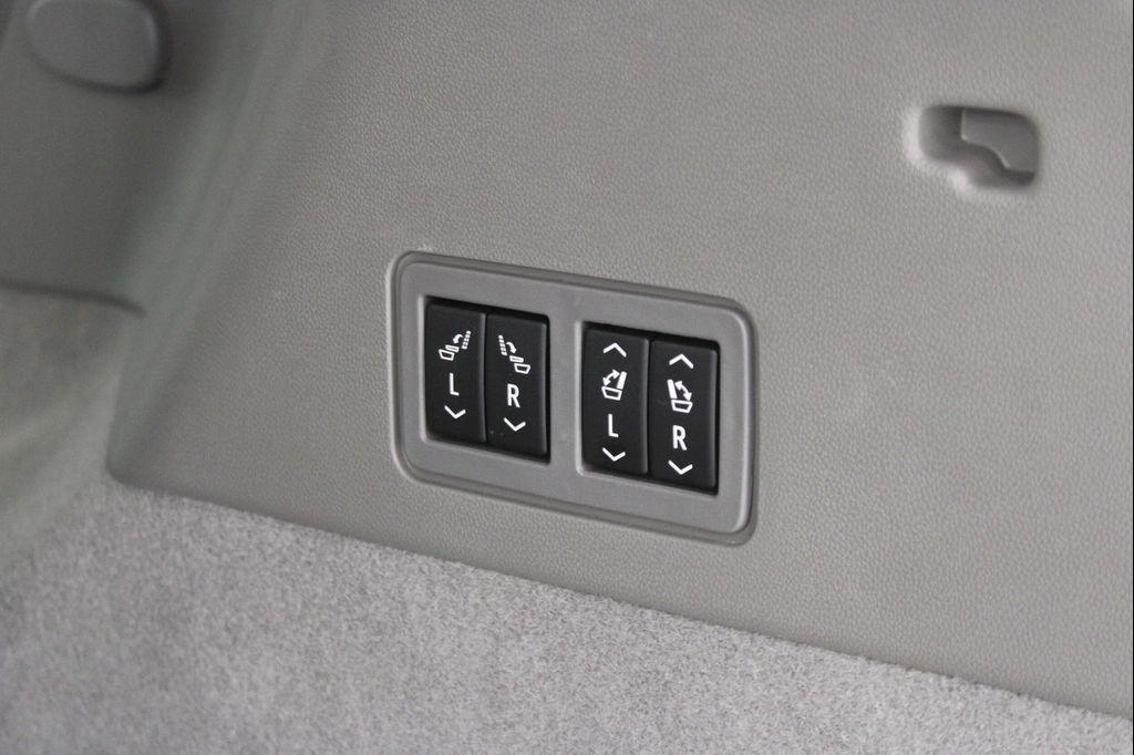 used 2024 Cadillac XT6 car, priced at $43,698