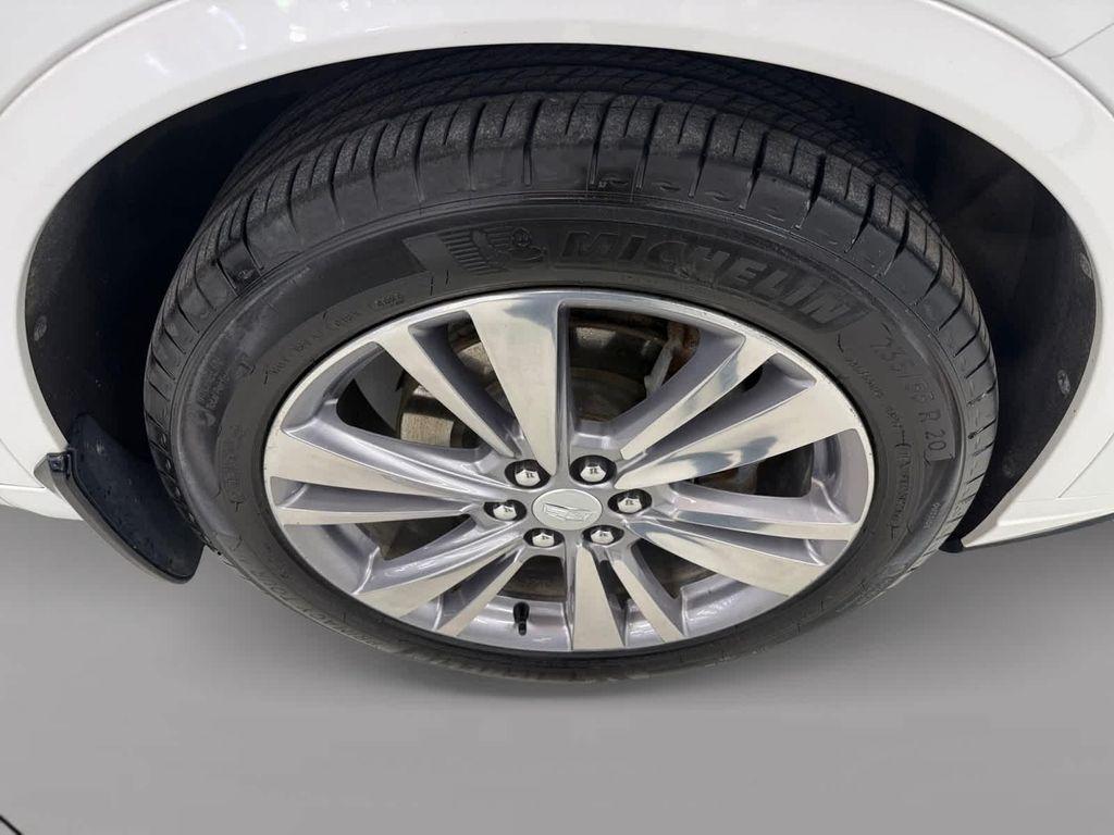 used 2024 Cadillac XT6 car, priced at $44,398