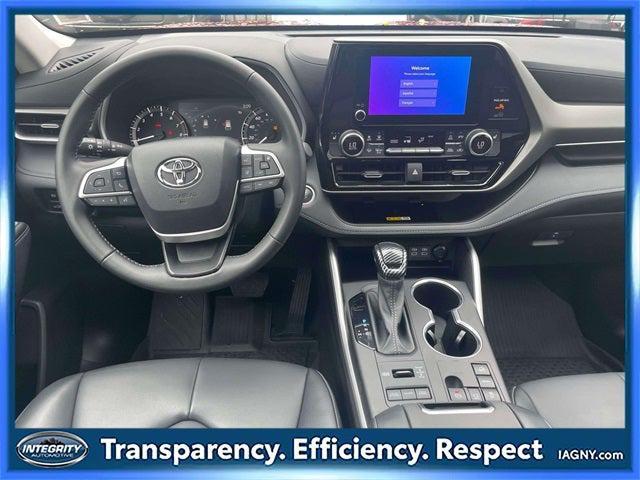 used 2024 Toyota Highlander car, priced at $39,490