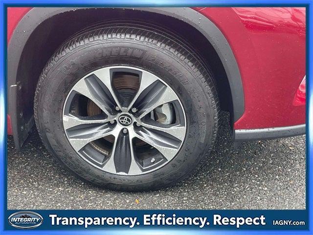 used 2024 Toyota Highlander car, priced at $39,490