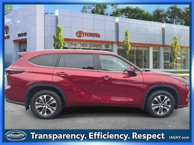 used 2024 Toyota Highlander car, priced at $39,490