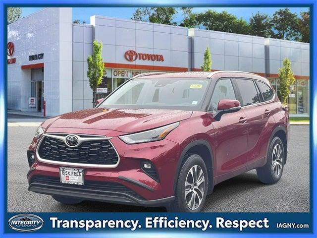 used 2024 Toyota Highlander car, priced at $39,490