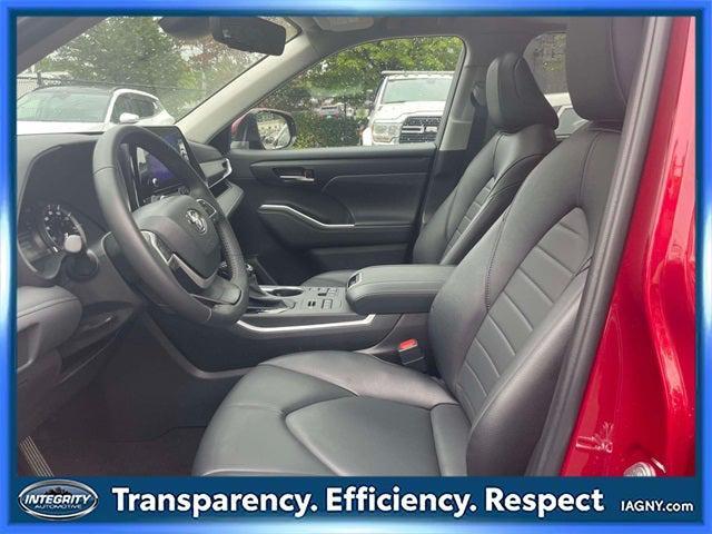 used 2024 Toyota Highlander car, priced at $39,490