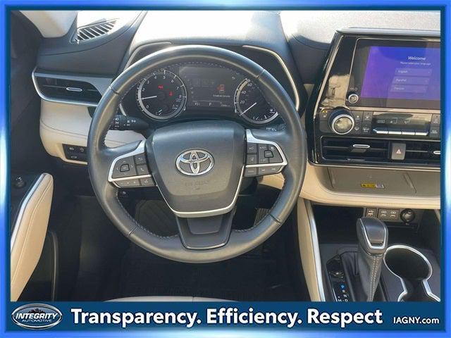 used 2023 Toyota Highlander car, priced at $37,490