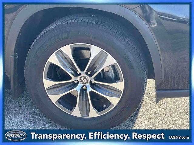 used 2023 Toyota Highlander car, priced at $37,490