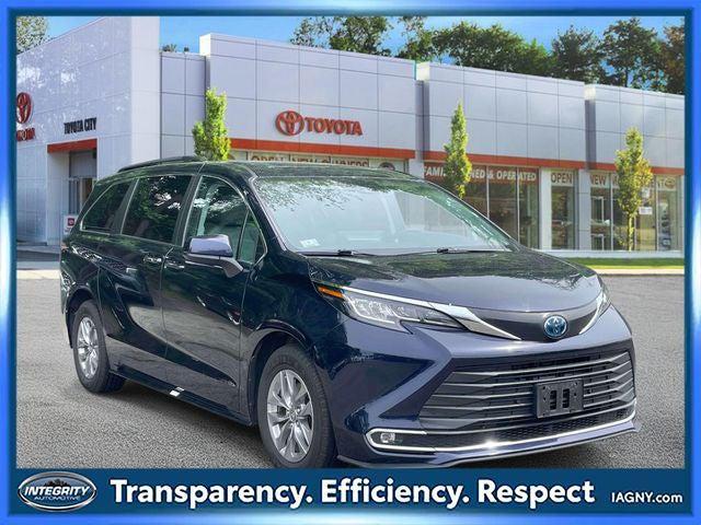 used 2023 Toyota Sienna car, priced at $42,888