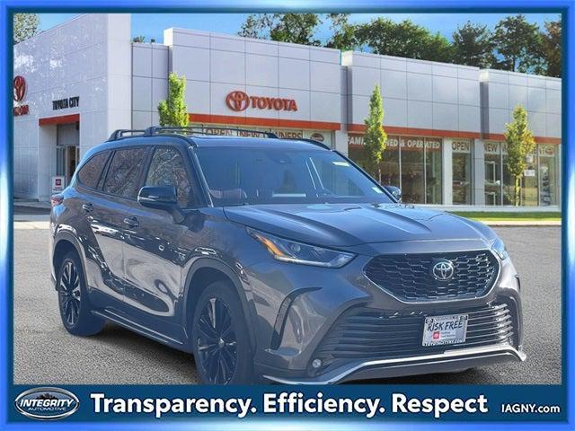 used 2023 Toyota Highlander car, priced at $39,490