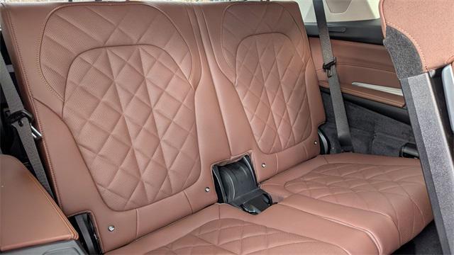 new 2026 BMW X7 car, priced at $93,625