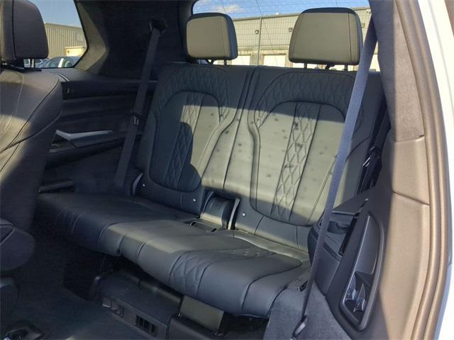 new 2026 BMW X7 car, priced at $127,600