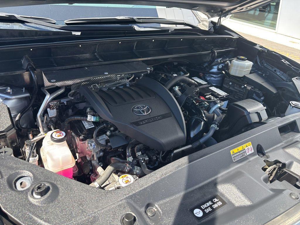 used 2024 Toyota Highlander car, priced at $39,819