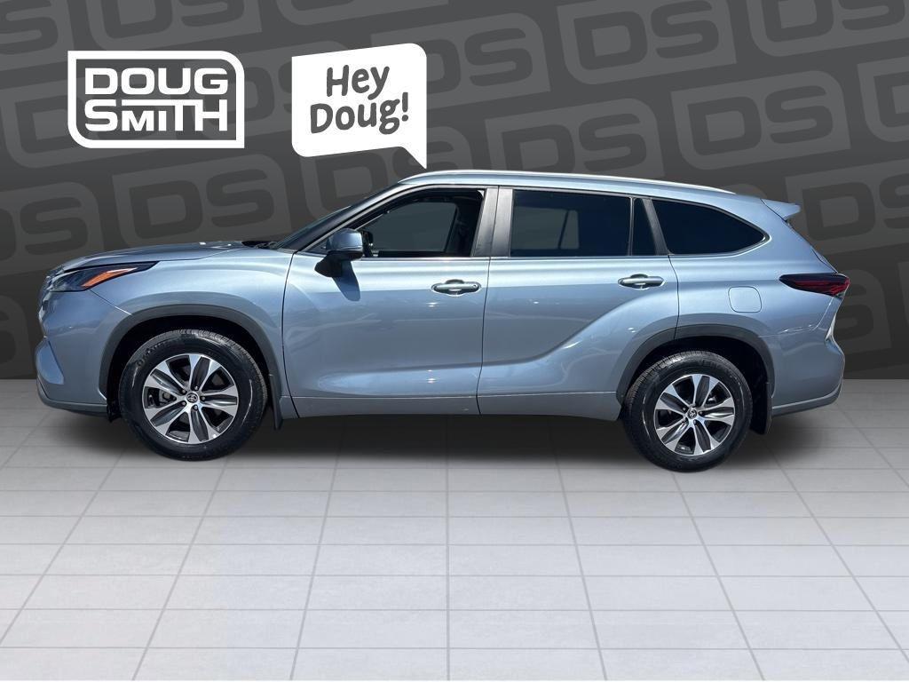 used 2024 Toyota Highlander car, priced at $39,819