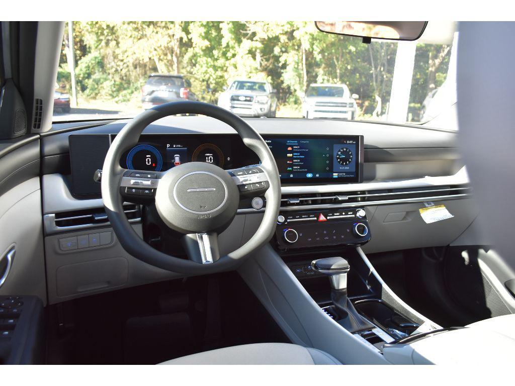 new 2026 Hyundai Tucson car, priced at $33,000