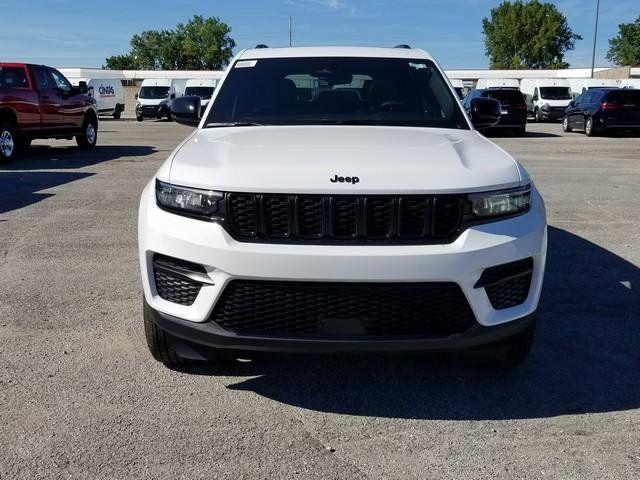 new 2025 Jeep Grand Cherokee car, priced at $38,973