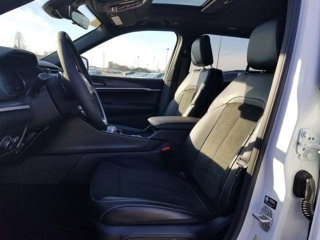 new 2026 Jeep Grand Cherokee car, priced at $48,155