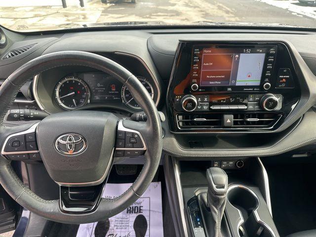 used 2022 Toyota Highlander car, priced at $34,985