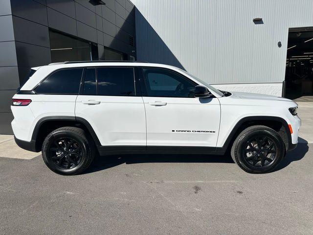 used 2025 Jeep Grand Cherokee car, priced at $35,225