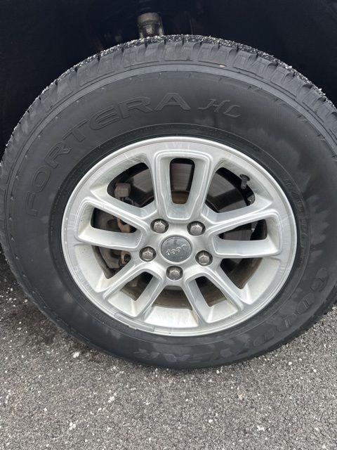 used 2019 Jeep Grand Cherokee car, priced at $15,679