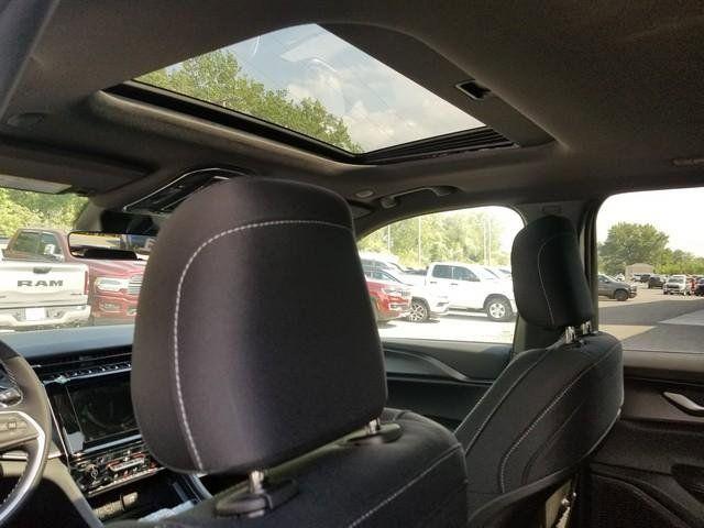 new 2025 Jeep Grand Cherokee car, priced at $36,265