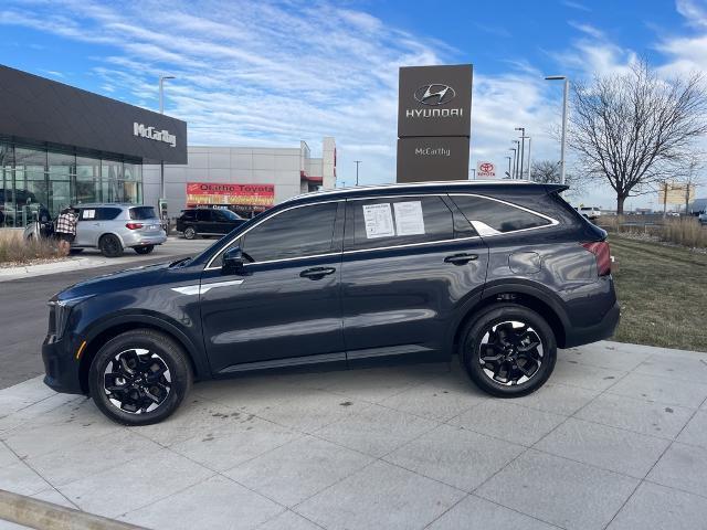 used 2025 Kia Sorento car, priced at $35,948