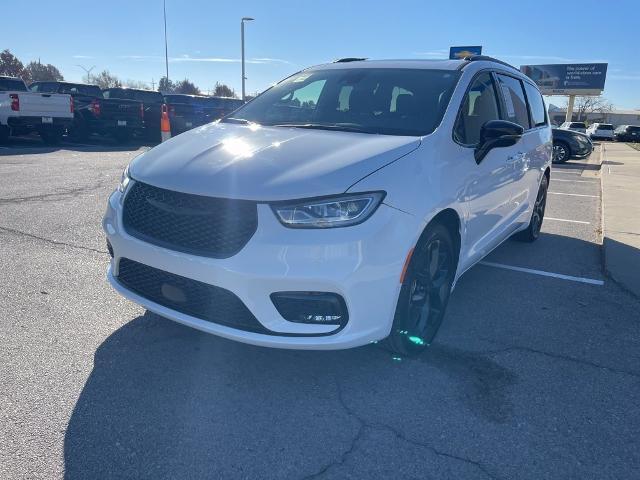 used 2025 Chrysler Pacifica car, priced at $35,994