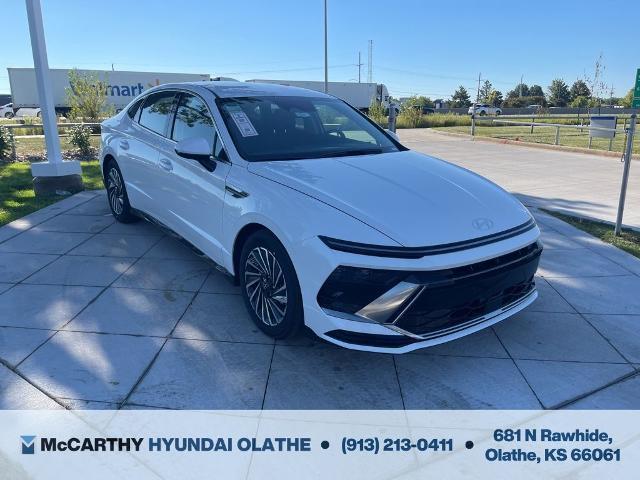new 2025 Hyundai Sonata Hybrid car, priced at $32,199