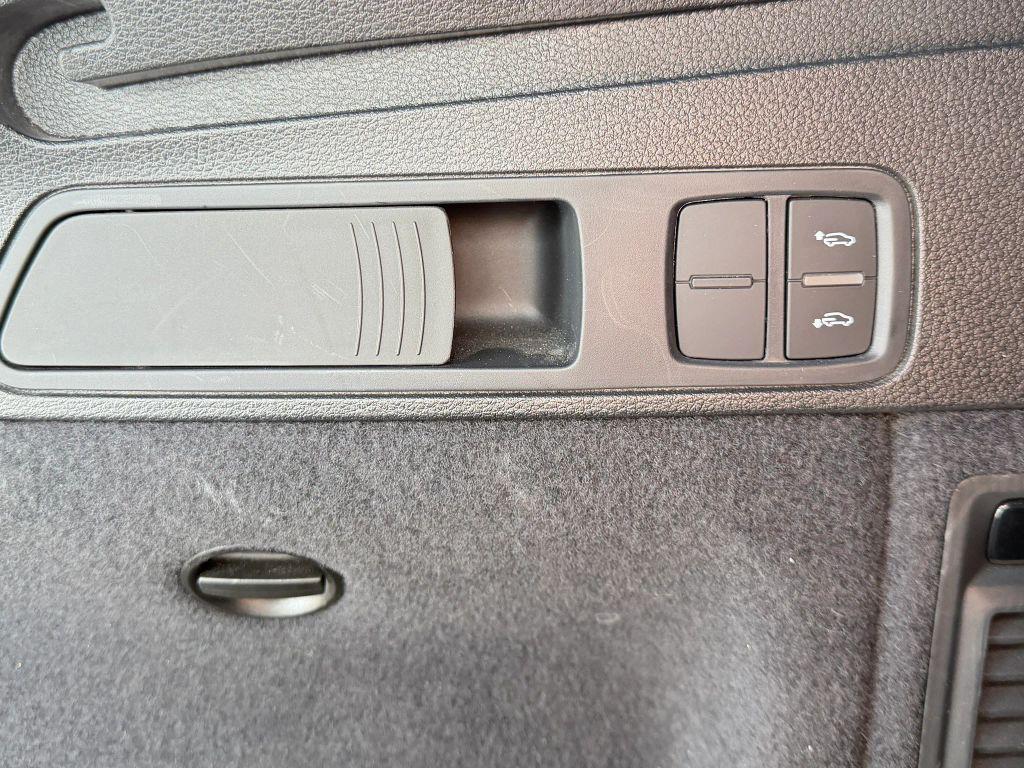 Audi SQ5 view 35