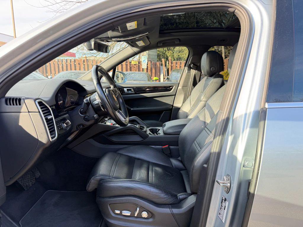 used 2020 Porsche Cayenne car, priced at $33,500
