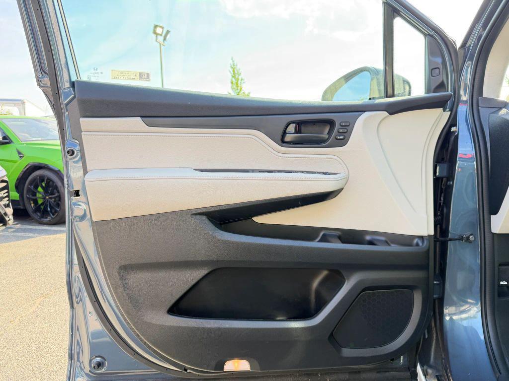 used 2026 Honda Odyssey car, priced at $40,300