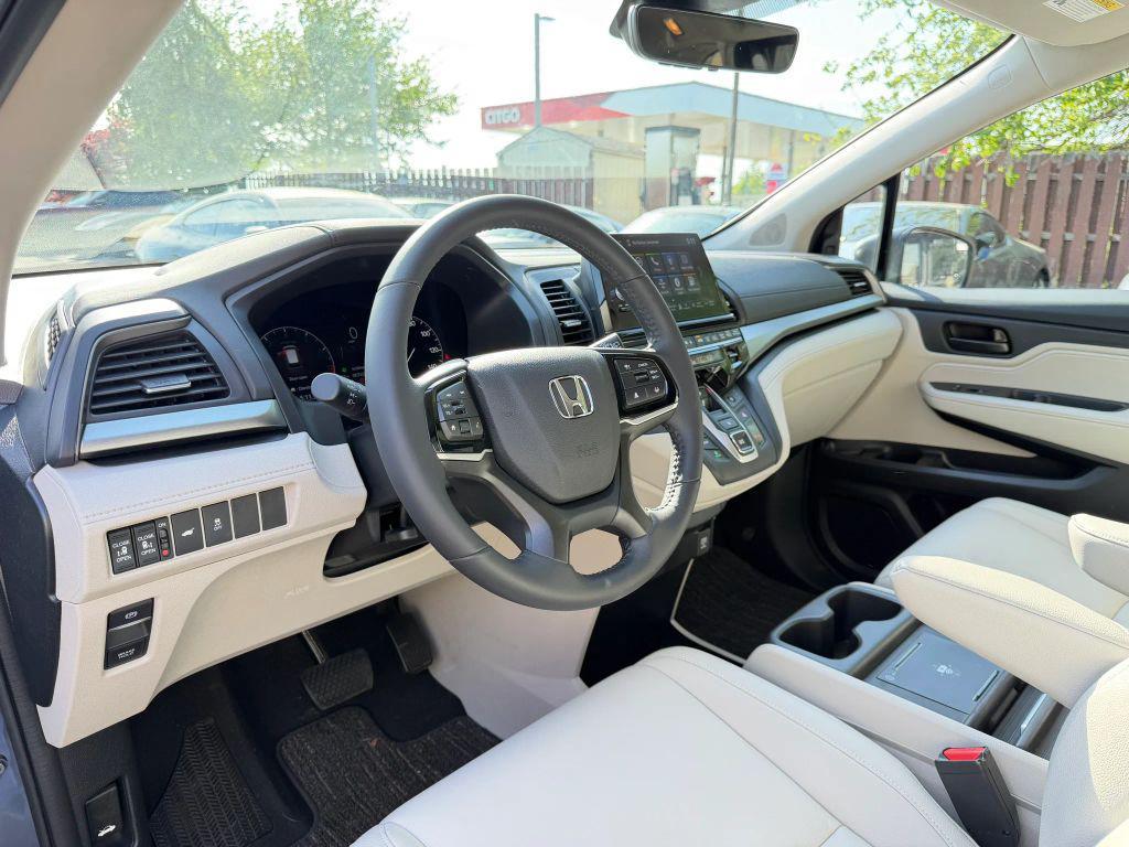 used 2026 Honda Odyssey car, priced at $40,300