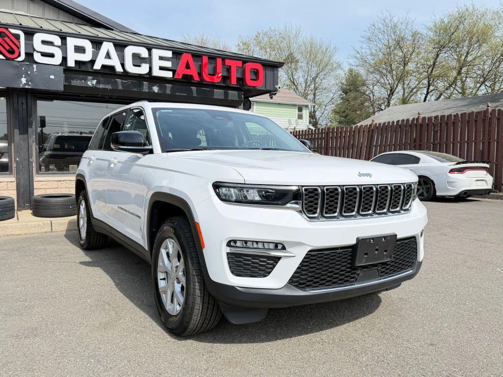 used 2024 Jeep Grand Cherokee car, priced at $37,200