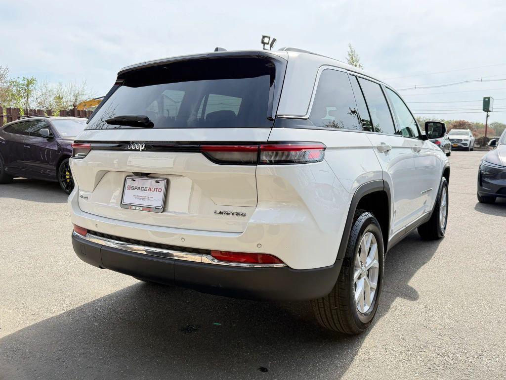 used 2024 Jeep Grand Cherokee car, priced at $37,200