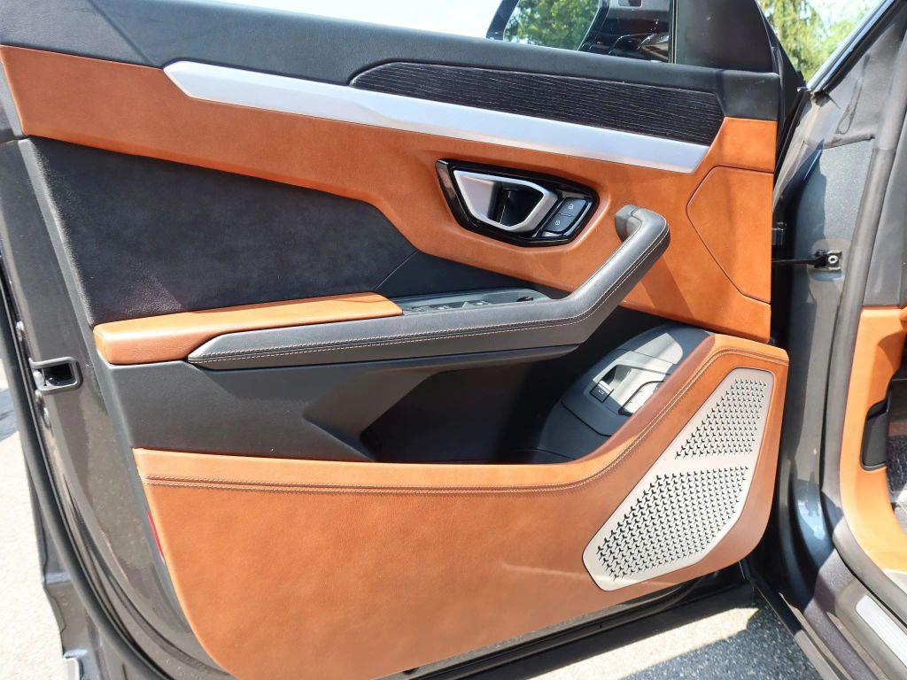 used 2019 Lamborghini Urus car, priced at $169,000