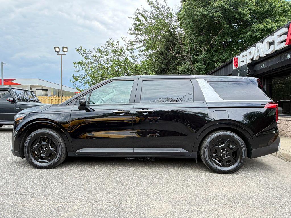 used 2025 Kia Carnival car, priced at $29,800
