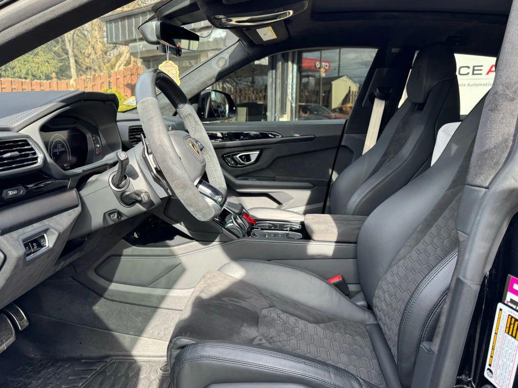 used 2021 Lamborghini Urus car, priced at $196,000