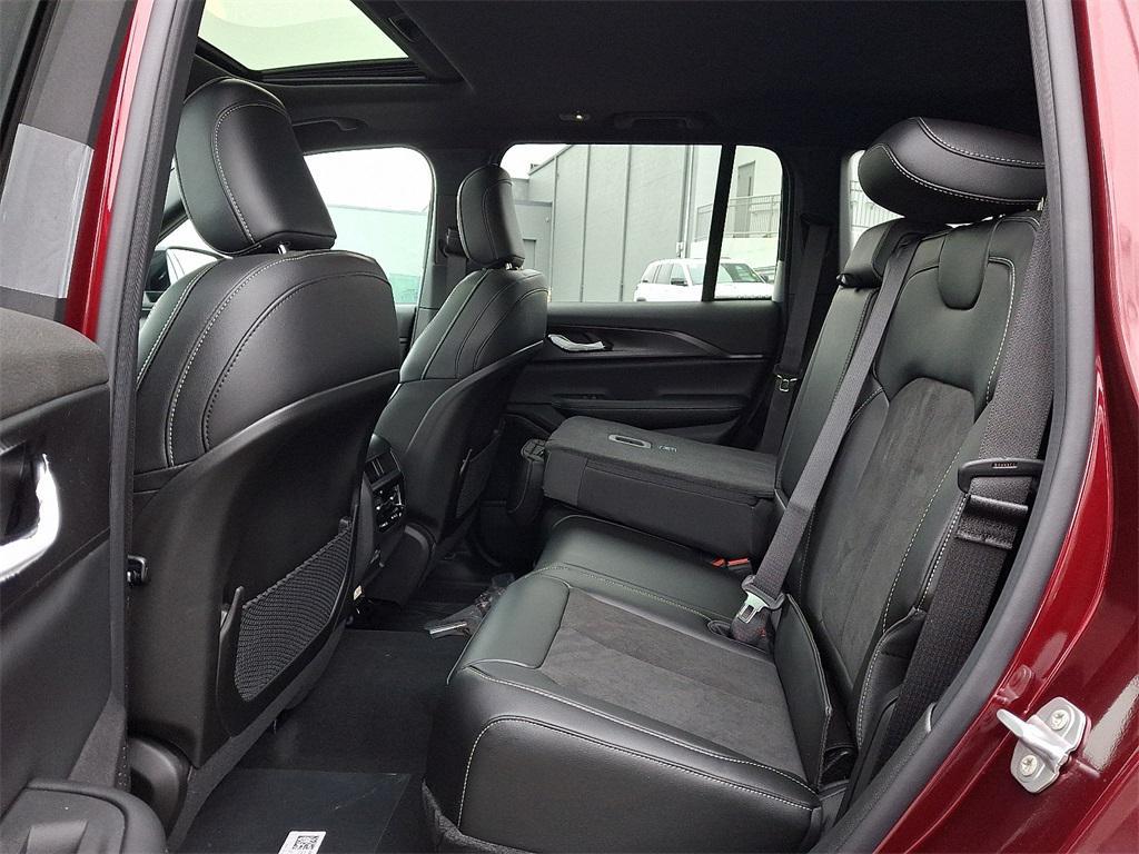 new 2025 Jeep Grand Cherokee car, priced at $46,730